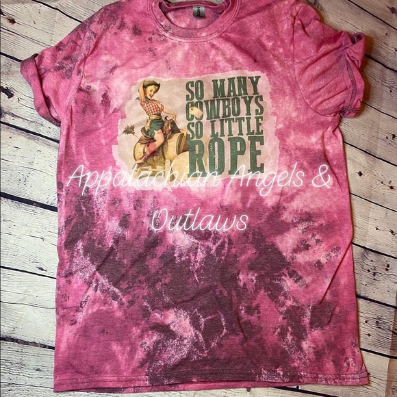 Tops - Bleached tee size medium